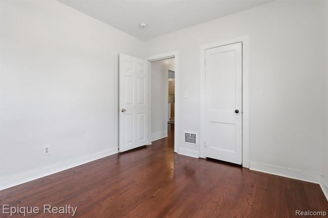 23231 Park Street, Dearborn, MI 48124