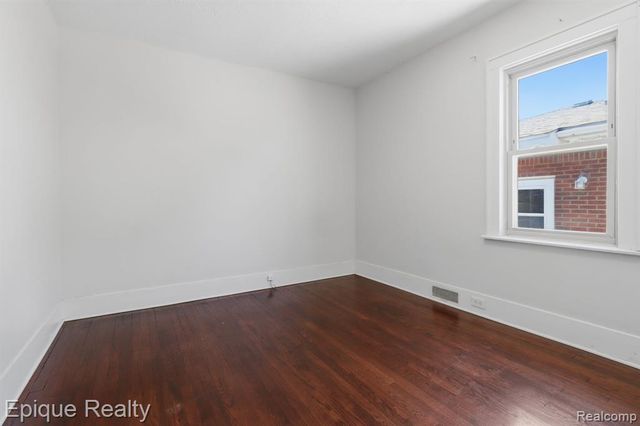 23231 Park Street, Dearborn, MI 48124