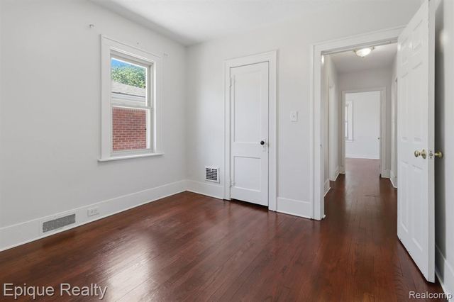 23231 Park Street, Dearborn, MI 48124