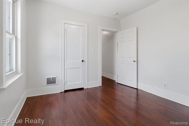 23231 Park Street, Dearborn, MI 48124