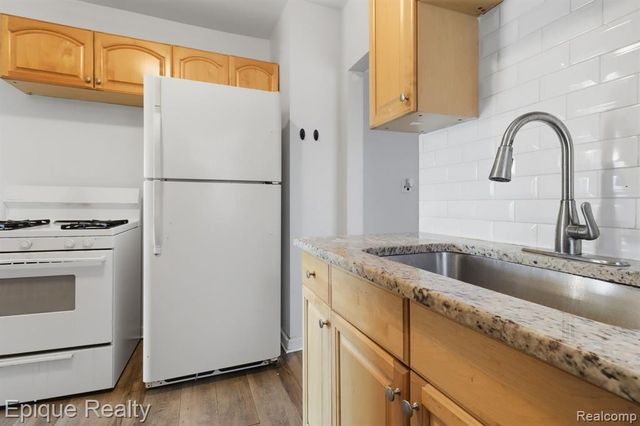 23231 Park Street, Dearborn, MI 48124