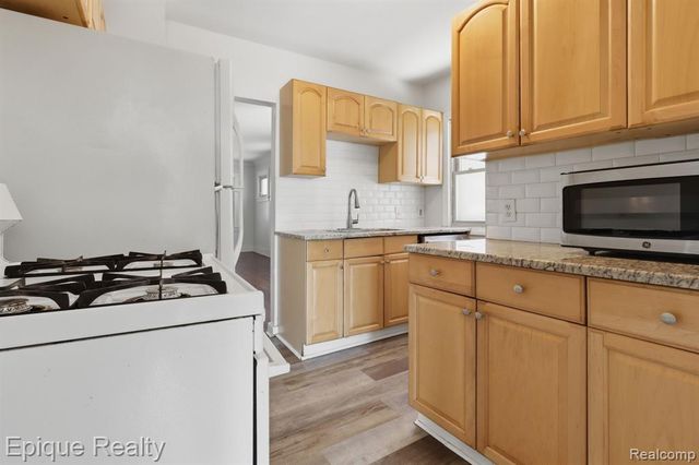 23231 Park Street, Dearborn, MI 48124