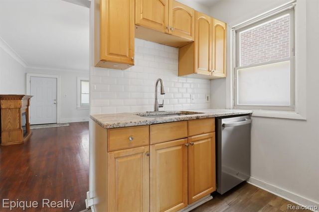 23231 Park Street, Dearborn, MI 48124
