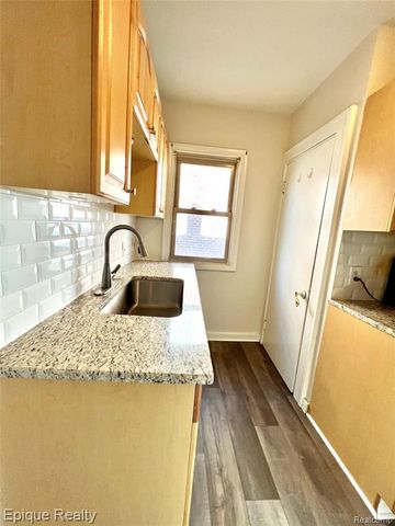 23231 Park Street, Dearborn, MI 48124