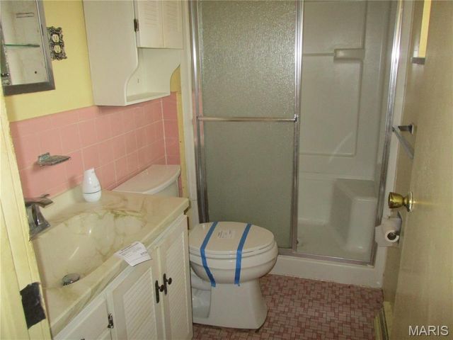 2410 Netherwood Drive, St Louis, MO 63136