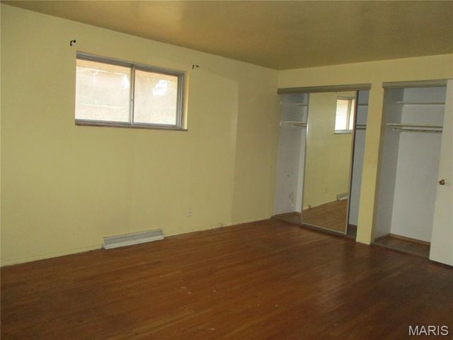 2410 Netherwood Drive, St Louis, MO 63136