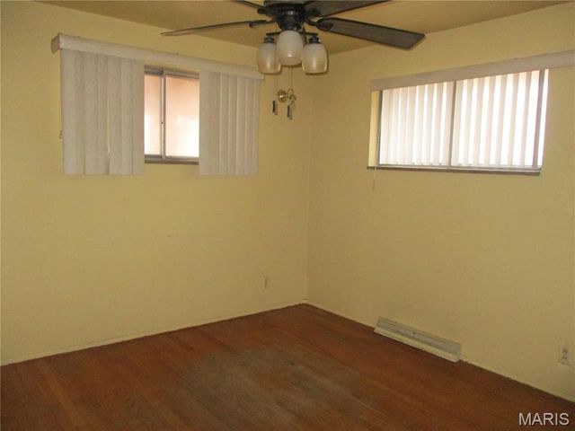 2410 Netherwood Drive, St Louis, MO 63136