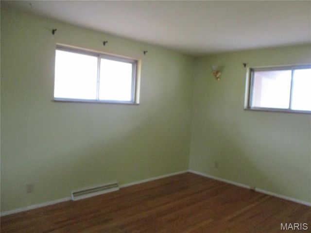 2410 Netherwood Drive, St Louis, MO 63136