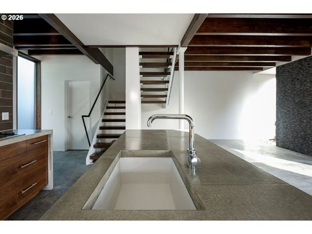 4056 N VANCOUVER Ave, Portland, OR 97227