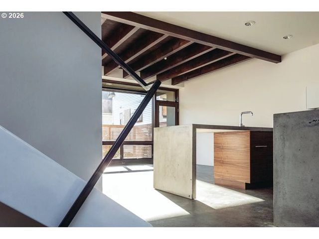 4056 N VANCOUVER Ave, Portland, OR 97227