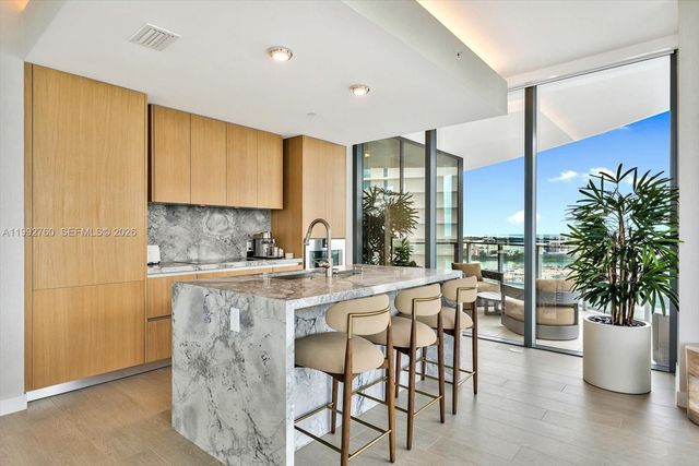 500 Alton Rd 2205, Miami Beach, FL 33139