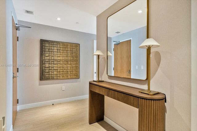 500 Alton Rd 2205, Miami Beach, FL 33139