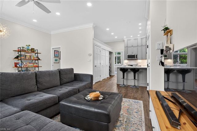 696 Mowbray Arch Apt 510, Norfolk, VA 23507