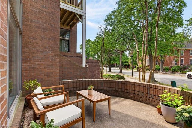 696 Mowbray Arch Apt 510, Norfolk, VA 23507