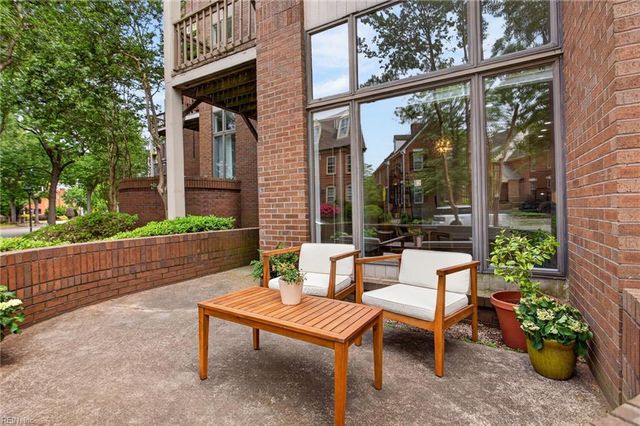 696 Mowbray Arch Apt 510, Norfolk, VA 23507