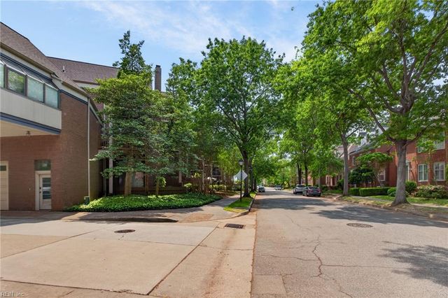 696 Mowbray Arch Apt 510, Norfolk, VA 23507