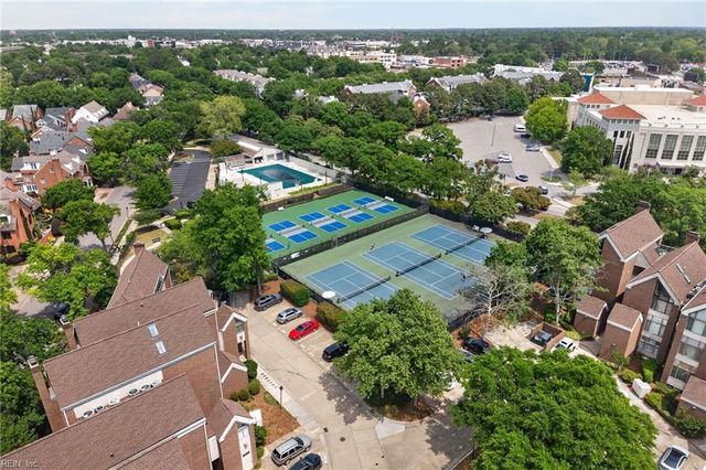 696 Mowbray Arch Apt 510, Norfolk, VA 23507
