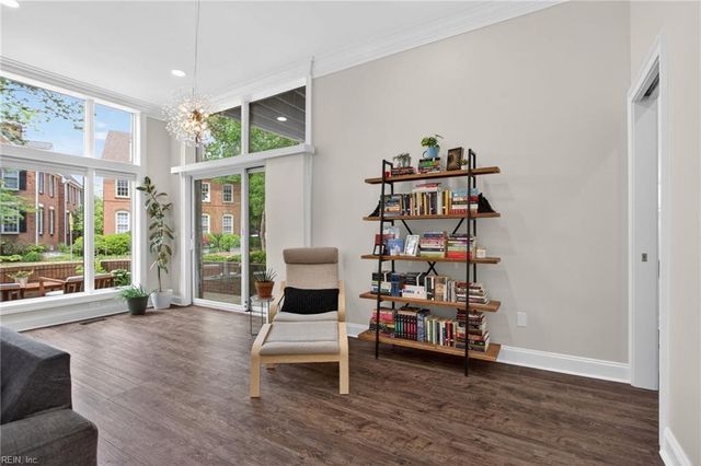 696 Mowbray Arch Apt 510, Norfolk, VA 23507
