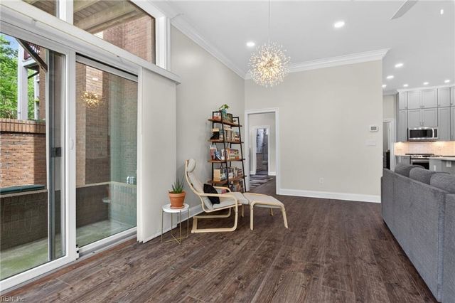 696 Mowbray Arch Apt 510, Norfolk, VA 23507
