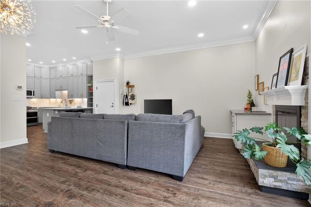 696 Mowbray Arch Apt 510, Norfolk, VA 23507