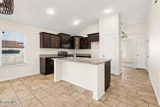 800 Whitebrush Drive, Socorro, TX 79927