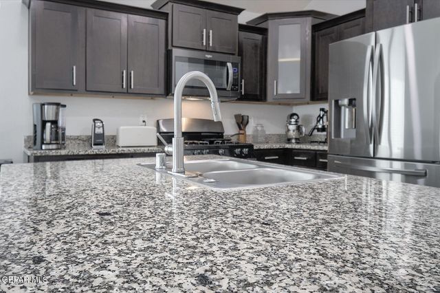 800 Whitebrush Drive, Socorro, TX 79927
