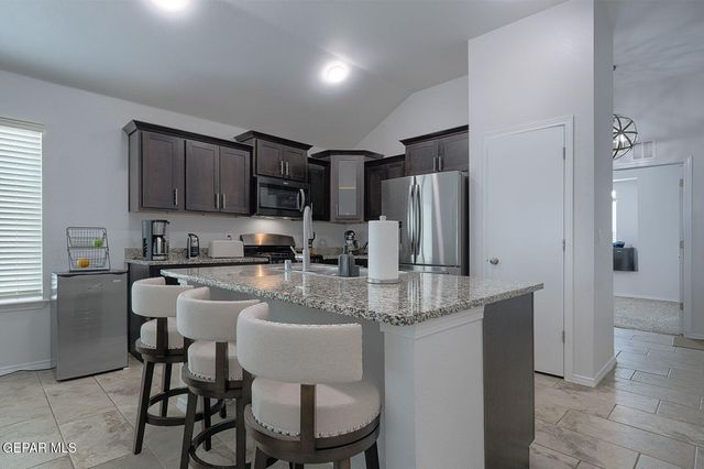 800 Whitebrush Drive, Socorro, TX 79927