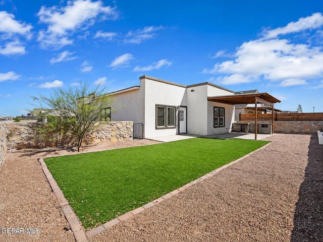 800 Whitebrush Drive, Socorro, TX 79927