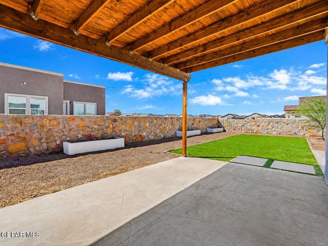 800 Whitebrush Drive, Socorro, TX 79927