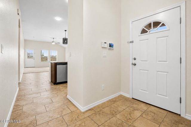 800 Whitebrush Drive, Socorro, TX 79927