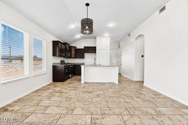 800 Whitebrush Drive, Socorro, TX 79927