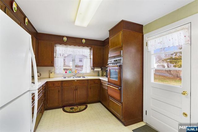 57 Richwood Place, Denville Township, NJ 07834