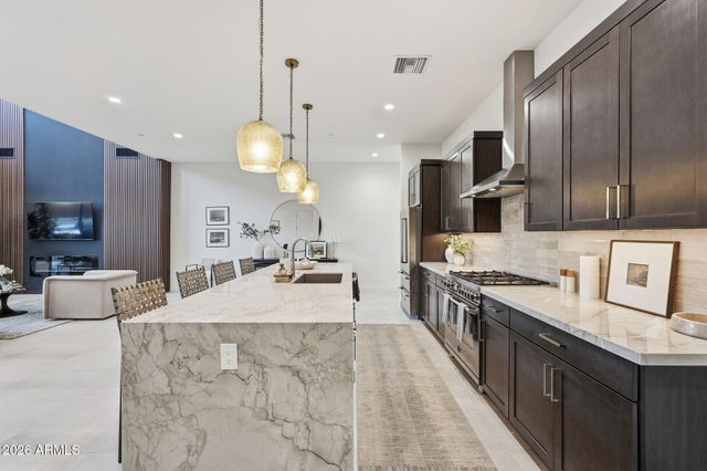 6525 E CAVE CREEK Road 201, Cave Creek, AZ 85331