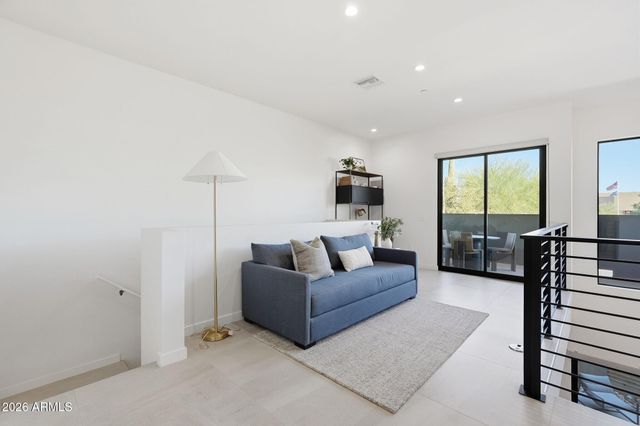 6525 E CAVE CREEK Road 201, Cave Creek, AZ 85331