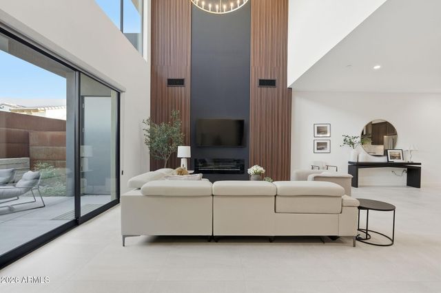 6525 E CAVE CREEK Road 201, Cave Creek, AZ 85331