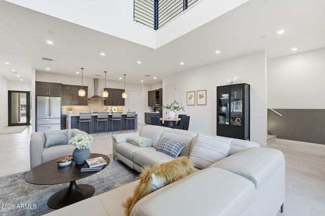 6525 E CAVE CREEK Road 201, Cave Creek, AZ 85331