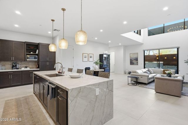 6525 E CAVE CREEK Road 201, Cave Creek, AZ 85331