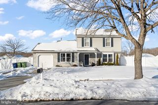 57 LONGHURST RD, Marlton, NJ 08053