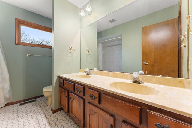 12480 Acorn Court, St. John, IN 46373