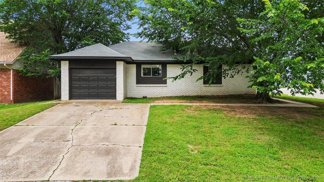 2518 E 51st Street, Tulsa, OK 74105