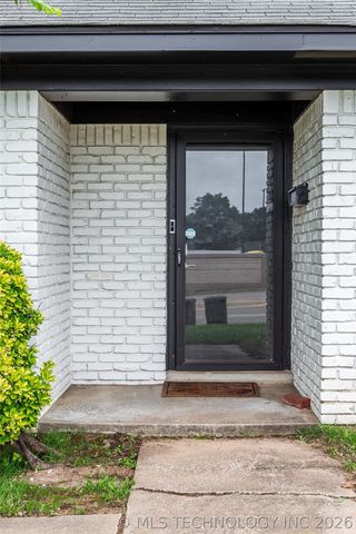2518 E 51st Street, Tulsa, OK 74105