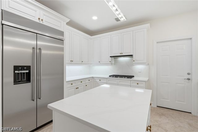 2886 Castillo CT 101, Naples, FL 34109