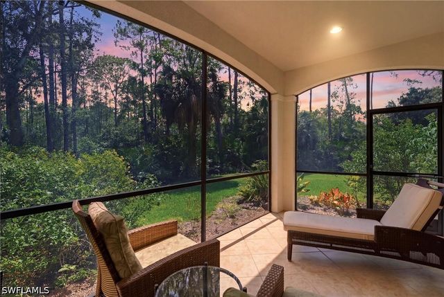 2886 Castillo CT 101, Naples, FL 34109