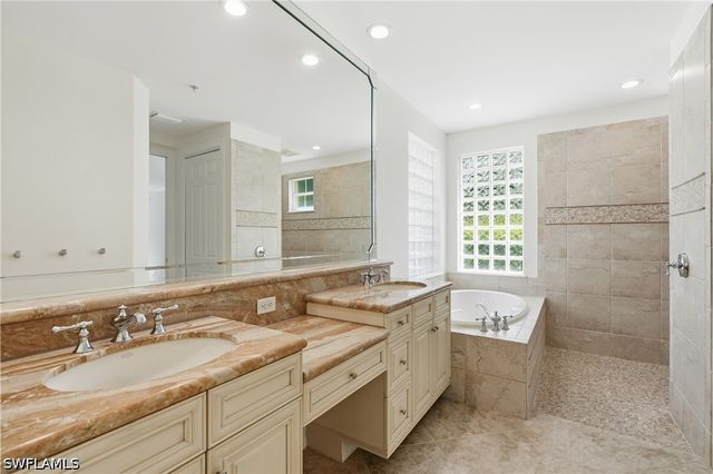 2886 Castillo CT 101, Naples, FL 34109