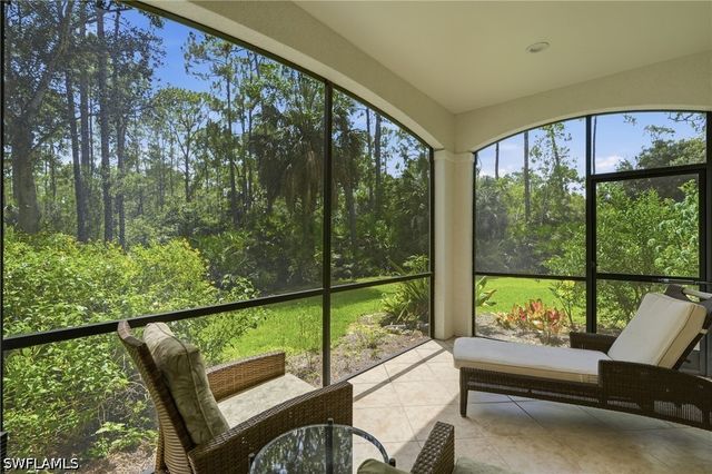 2886 Castillo CT 101, Naples, FL 34109