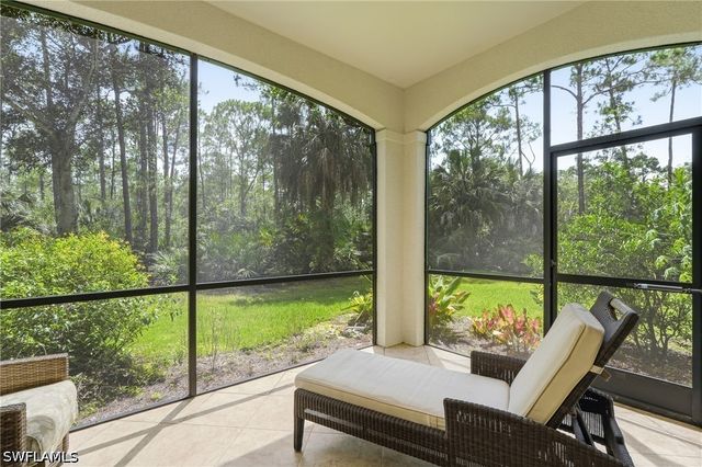 2886 Castillo CT 101, Naples, FL 34109