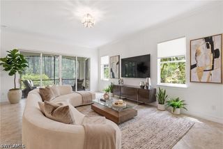 2886 Castillo CT 101, Naples, FL 34109