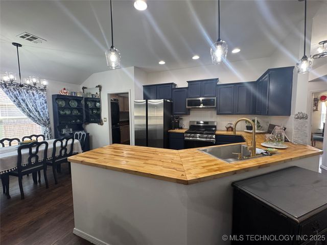 1315 Panther Lane, Sapulpa, OK 74066