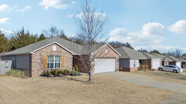 1315 Panther Lane, Sapulpa, OK 74066