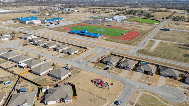 1315 Panther Lane, Sapulpa, OK 74066